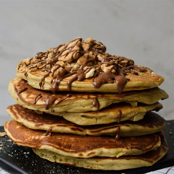 Pancakes with chocolate - honey